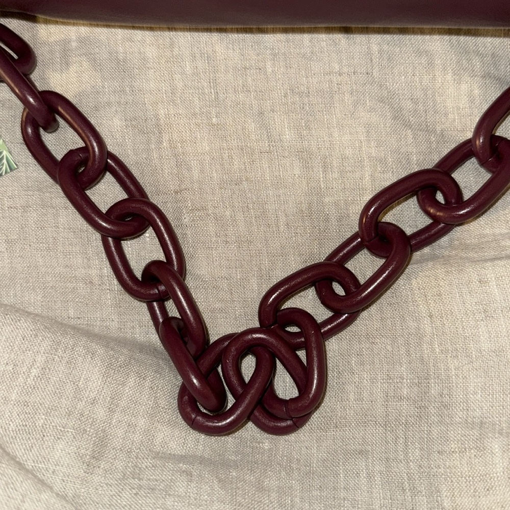 NWT Badgley Mischka Wrapped Frame Clutch: Plum
Perfect fall bag - Picture 3 of 9